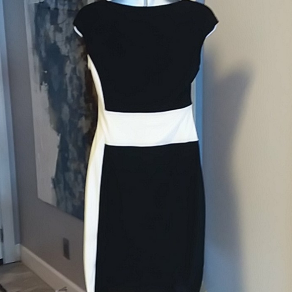 Ralph Lauren Dress Size Small - Picture 2 of 4